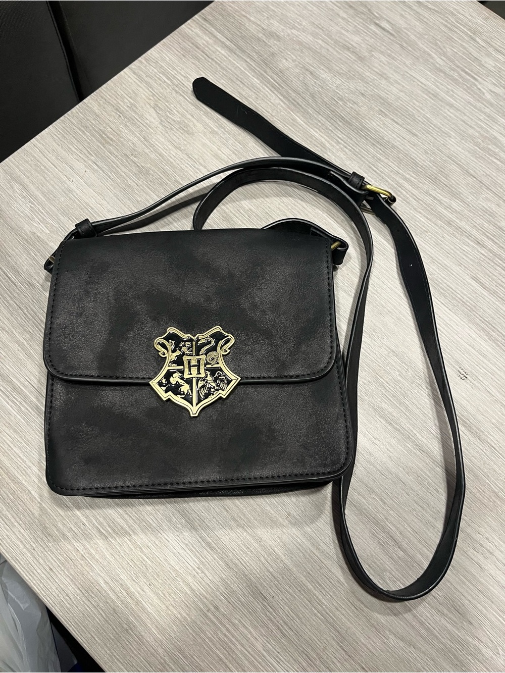 Harry Potter Hogwarts Crest Crossbody Purse Faux Leather w/ Adjustable Strap